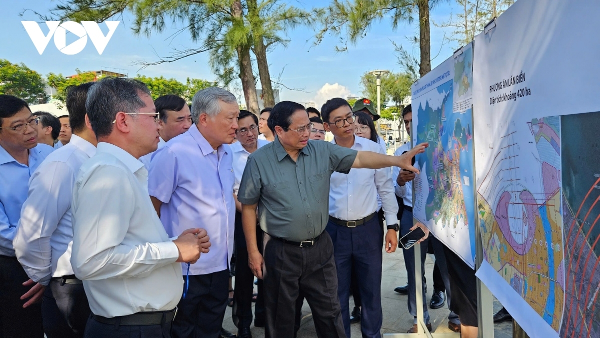 PM inspects key infrastructure development projects in Da Nang